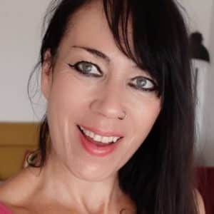 857 - Gode et squirting en rose (8:38)